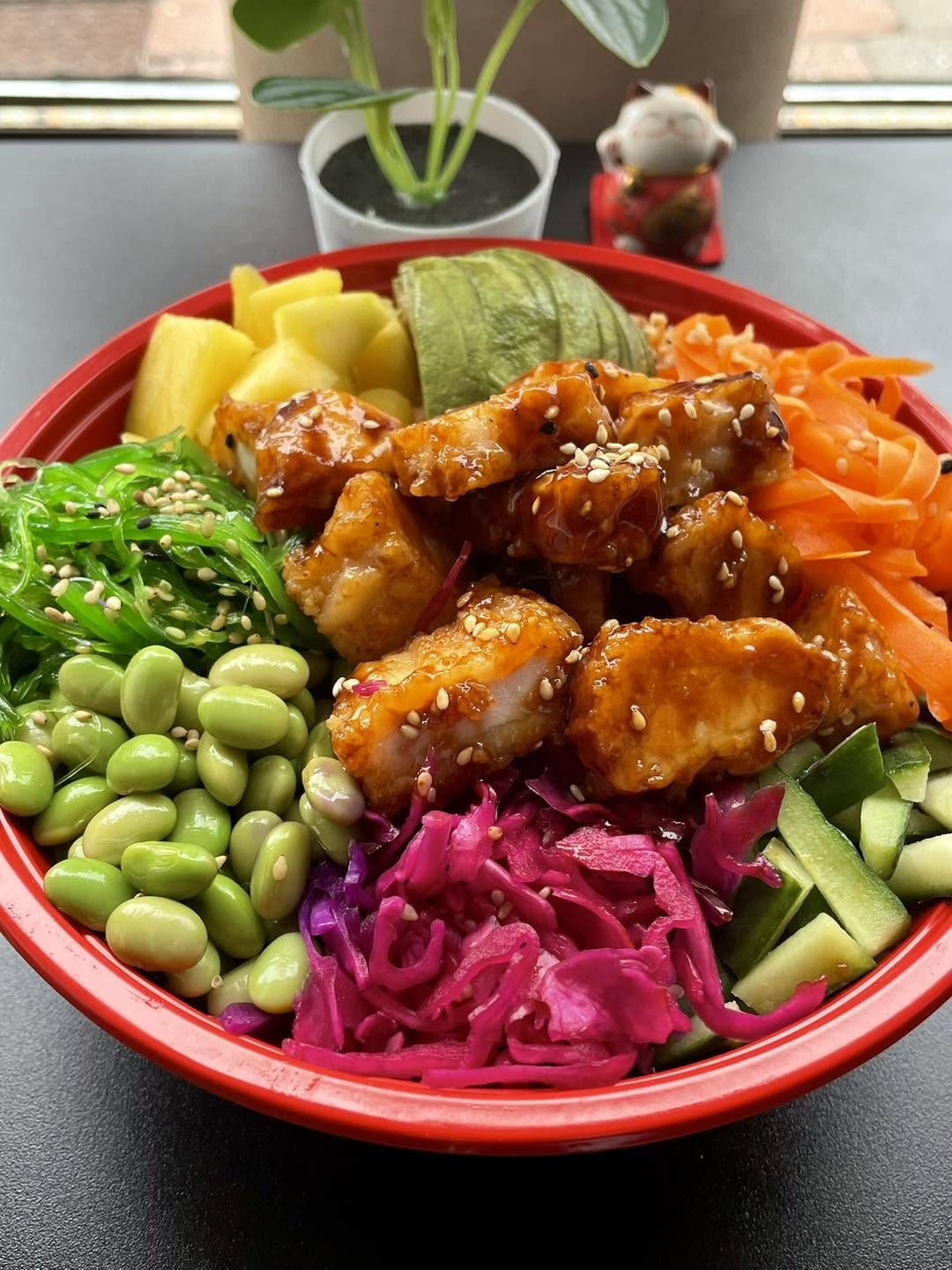 Pokébowl met kip teriyaki